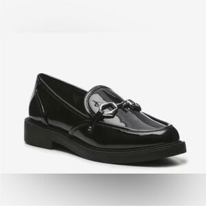 Vince Camuto Elpia Black Patent Leather Loafers Silver Chain Size 8 NWOT